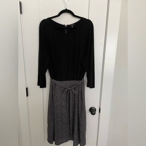 Elegant dress with jersey top and flowing bottom